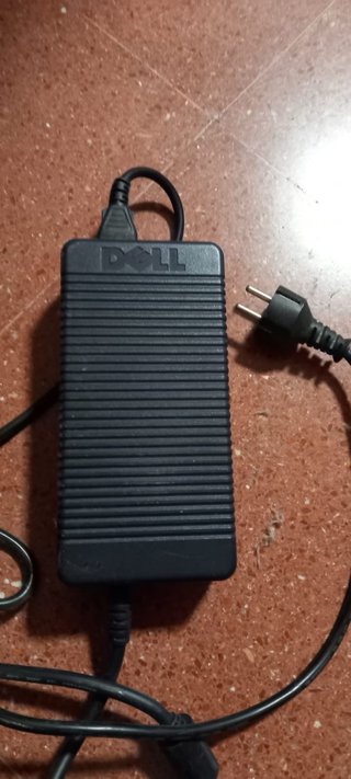 Adaptador de corriente Dell