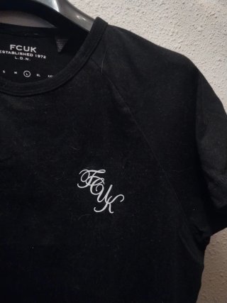 Camiseta FCUK Negra