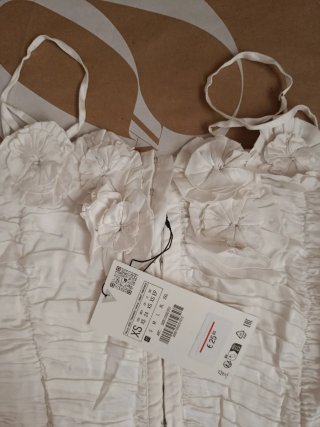 Top Zara Flores Relieve Blanco