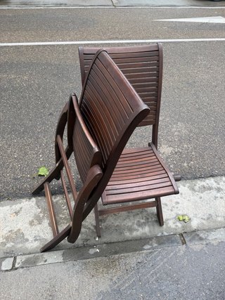 2 Sillas de Madera Teka Oscura Plegables