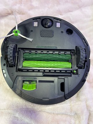 iRobot Roomba j7+ con base auto vaciado