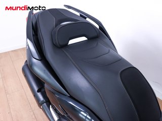 YAMAHA X-MAX 300 IRON MAX ABS