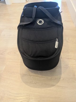 Capazo Bugaboo Bee 5 Negro con adaptadores.
