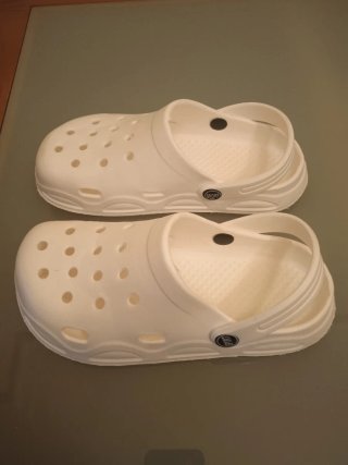 Zuecos blancos