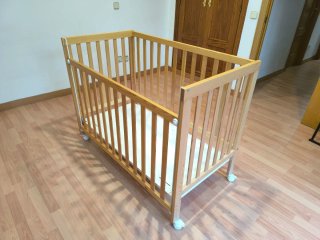 Cuna de madera para bebé - NO INCLUYE COLCHÓN
