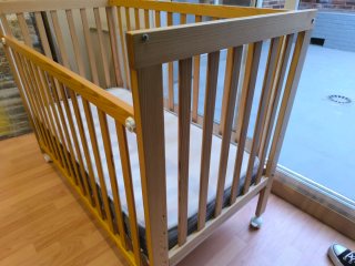 Cuna de madera para bebé - NO INCLUYE COLCHÓN