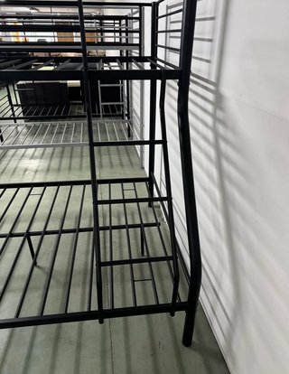 Litera Metálica Negra y Gris