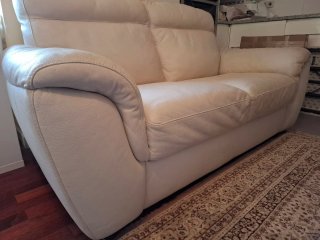 Sofá Natuzzi 2 plazas piel beige. Sin uso.