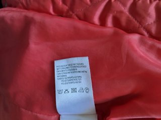 Parka ligera coral brillante