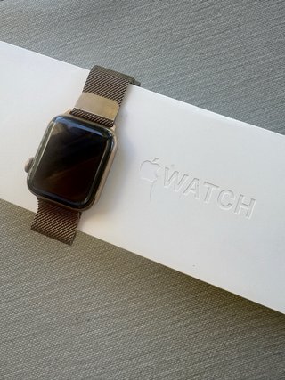 Apple watch series 4  40mm GOLD