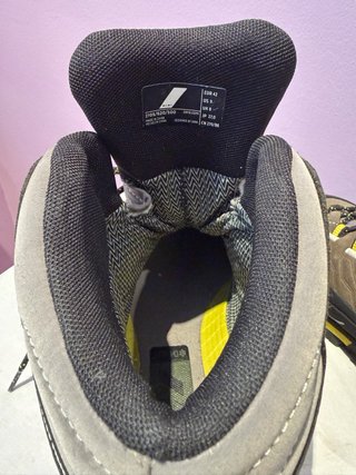BOTAS DE MONTAÑAS IMPERMEABLES CON SISTEMA RECCO