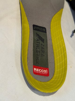 BOTAS DE MONTAÑAS IMPERMEABLES CON SISTEMA RECCO