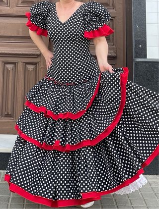 Traje de Flamenca Lunares Negro/Rojo T.38-40