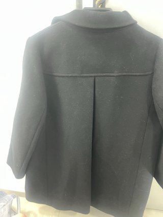 Abrigo Negro Sezane modelo Bobby