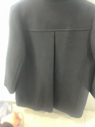 Abrigo Negro Sezane modelo Bobby