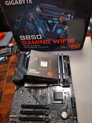 Placa  Gigabyte B850 +  Ryzen 5 7600x + 16GB ddr5