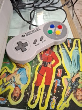 Super Nintendo + Mando Gris