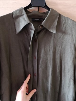 Abito camicia in lino verde oliva