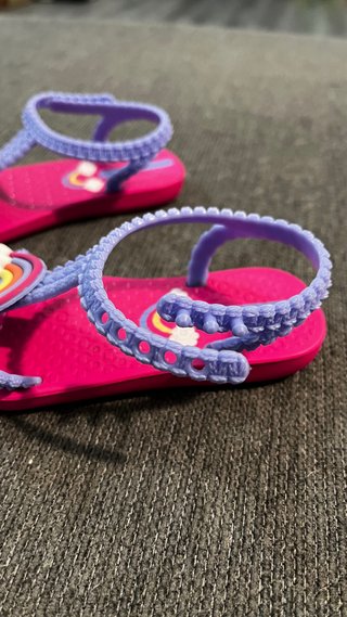 Sandalias Ipanema talla 20-21 dibujo arco iris