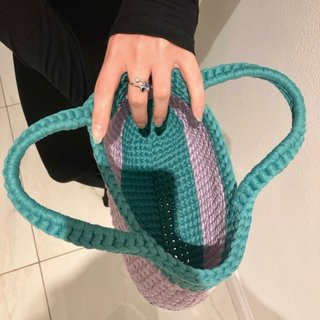 Borsa uncinetto fatta a mano verde e lilla