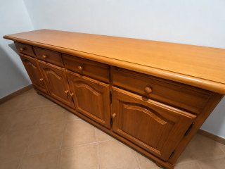 Aparador de madera maciza