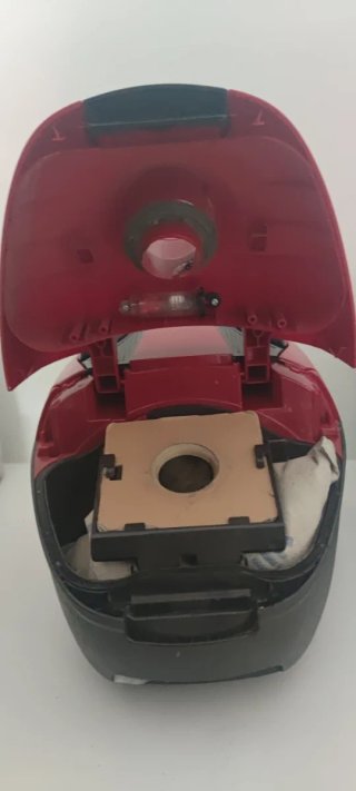 Aspiradora Nilfisk Roja