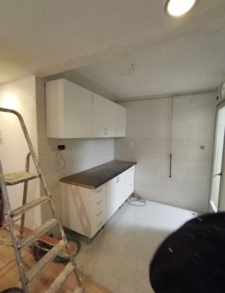 Cocina moderna: muebles, vitrocerámica, etc.