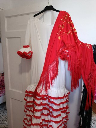 Traje de Flamenca blanco y rojo