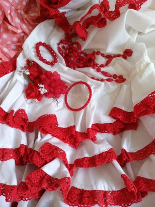 Traje de Flamenca blanco y rojo