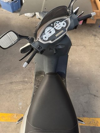 Piaggio Skipper 125 Scooter Plata
