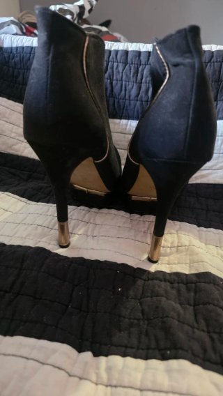 2 pares de  Botines plataforma negros con detalles