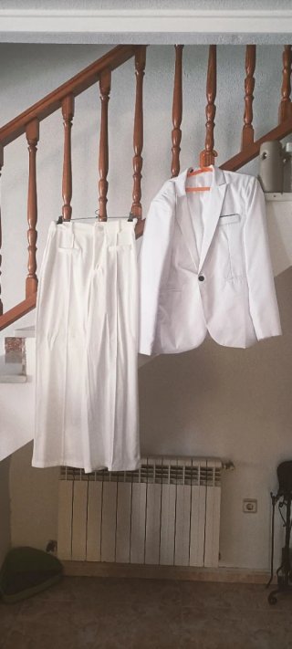 Traje chaqueta y pantalón blanco