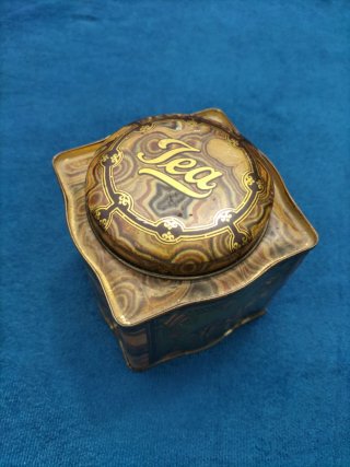 Caja metálica vintage para té