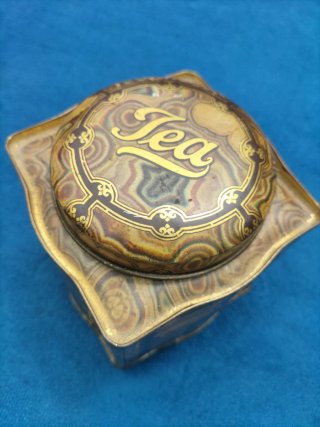 Caja metálica vintage para té