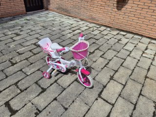 Bicicleta Hello Kitty Rosa con Ruedines