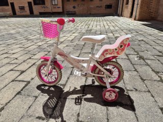 Bicicleta Hello Kitty Rosa con Ruedines