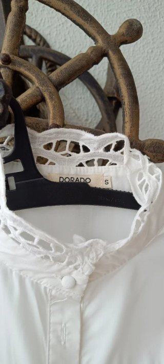 Camisa blanca mujer.