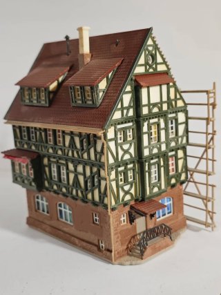 Maqueta Vollmer casa antigua con andamios