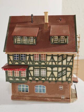 Maqueta Vollmer casa antigua con andamios