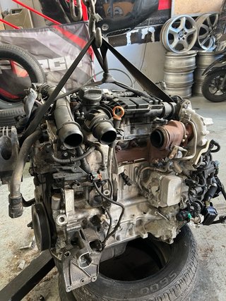 Motor Peugeot 208