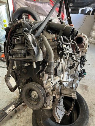 Motor Peugeot 208