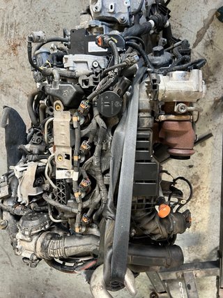 Motor Peugeot 208
