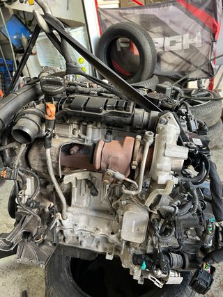 Motor Peugeot 208