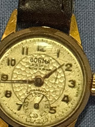 Reloj Dogma Prima Mecánico Dorado