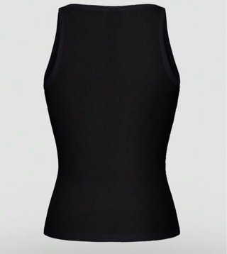 Camiseta tirantes negra escote pico