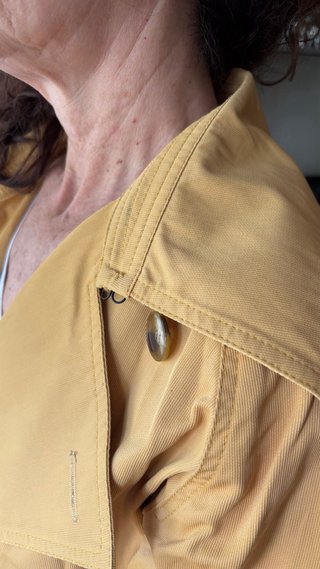 Gabardina cruzada beige nueva sin etiqueta