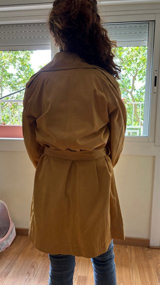 Gabardina cruzada beige nueva sin etiqueta