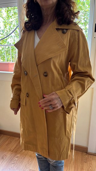 Gabardina cruzada beige nueva sin etiqueta