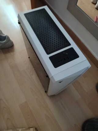 Ordenador de sobremesa a estrenar
