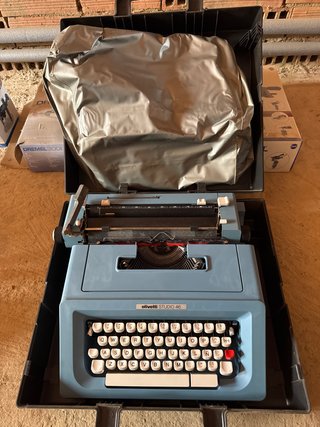 Olivetti Studio 46 con maletín